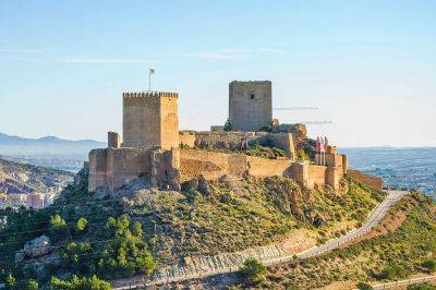 Замок Лорка: географическое положение, исторические факты и состояние в наши дни - travelblog