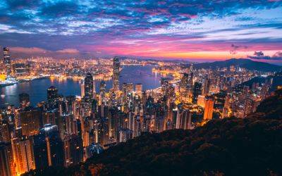 Власти Гонконга начали компенсировать туристам посещение баров - snob.ru - Сша - Гонконг
