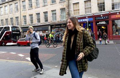 Как выглядят люди на улицах Эдинбурга. Фотозарисовка - hamster-travel.ru - Шотландия