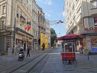 Улица Истикляль в Стамбуле и исторический ретро-трамвай - hamster-travel.ru