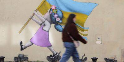 Не дают забыть о войне. 15 сильных граффити в поддержку Украины - life.nv.ua - Украина - Россия