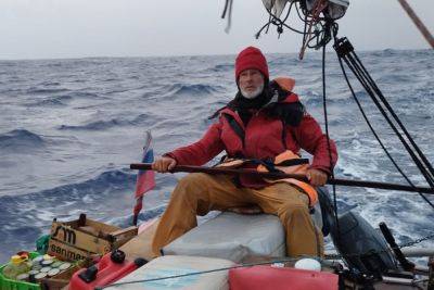 Россияне, совершающие кругосветное путешествие, потеряли свой тримаран в Тихом океане - snob.ru - Россия