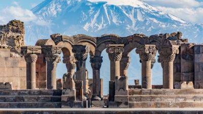 Путешествуем по Армении: куда водят туристов гиды? - tourweek.ru - Армения