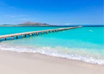 Лучшие пляжи Европы: 25 побережий для отдыха в этом году - gloss.ee - Италия - Испания - Эстония - Португалия