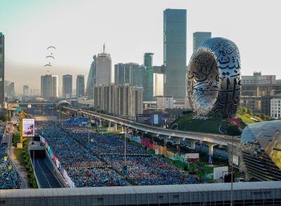 В Дубае состоялся крупнейший в мире бесплатный забег — 307 тысяч человек вышли на дистанцию - gloss.ee - Эмираты - Эстония - Дубай