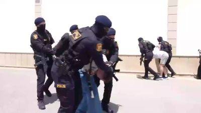 Полиция Азербайджана ловит, подкидывает наркотики и избивает россиян - tourweek.ru - Россия - Азербайджан - Иран